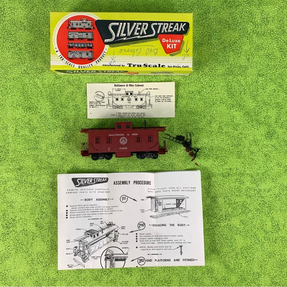 Silver Streak Red Caboose HO Train Kit.